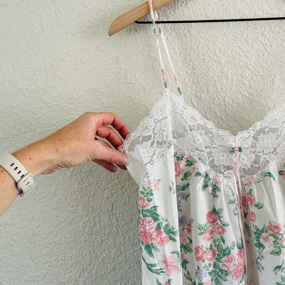 Vintage Cottagecore Floral NIghtgown - Picture 3 of 10